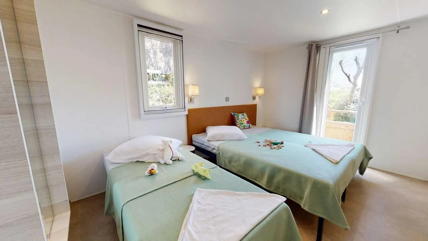 Camping 4 Etoiles - Efaac0 Roquebrune-sur-Argens 0*,  France